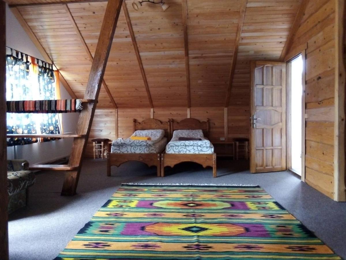 Guest House Mansarda Jaremcse Kültér fotó