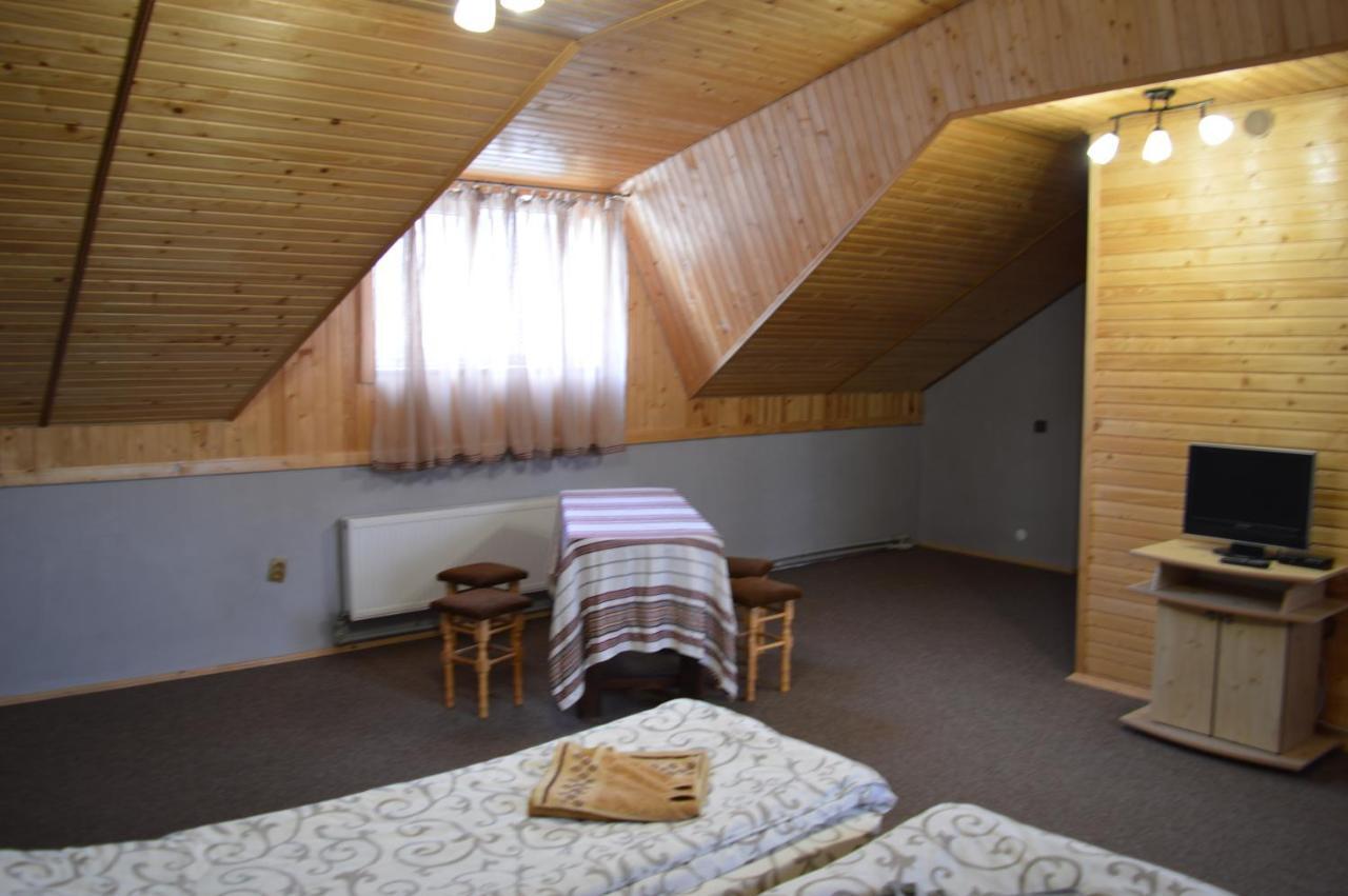 Guest House Mansarda Jaremcse Kültér fotó